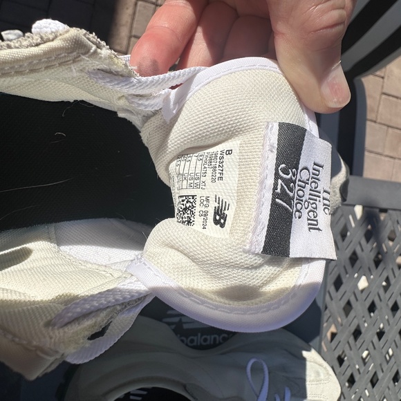 Women’s New Balance tennis shoes - Picture 4 of 6